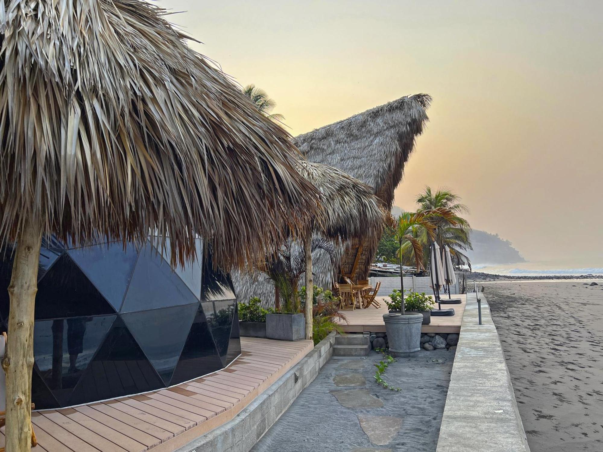 Almare Zonte - Beachfront Glamping Hotel El Zonte Eksteriør billede